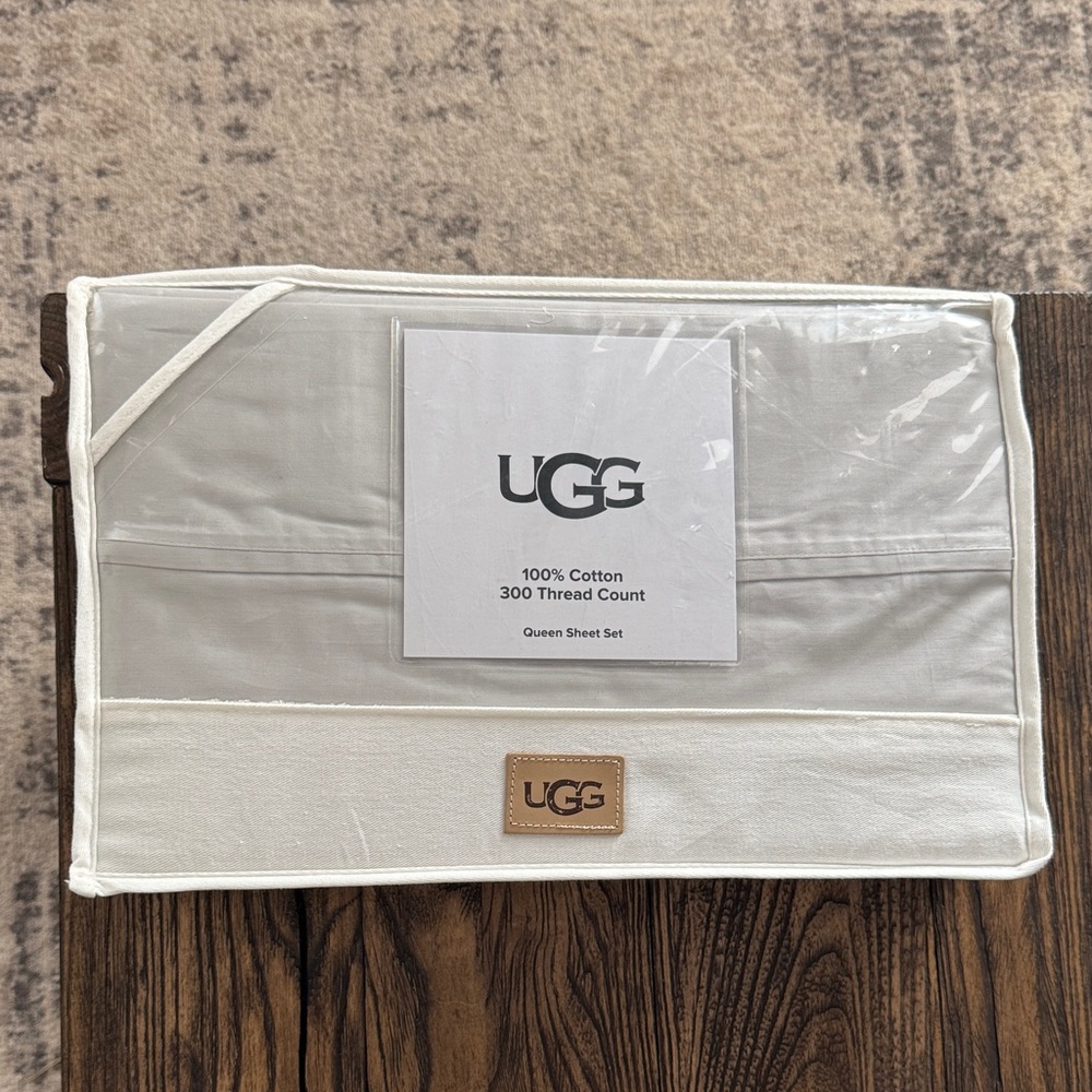 UGG Cream/Tan Queen Sheet Set